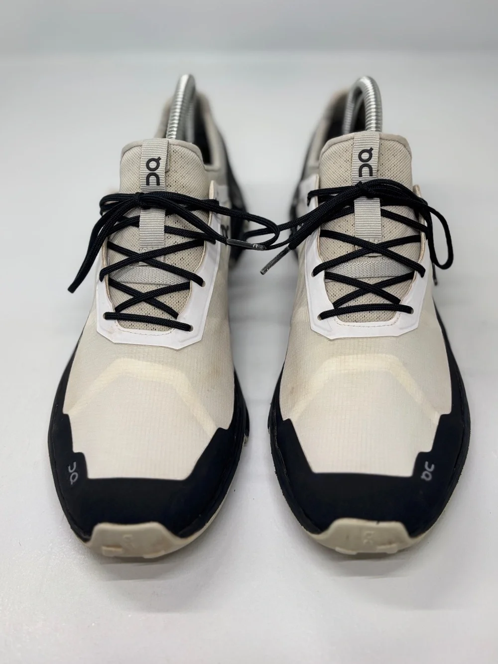 On Cloudventure Peak Women’s 9 White Black Trail Running Shoes